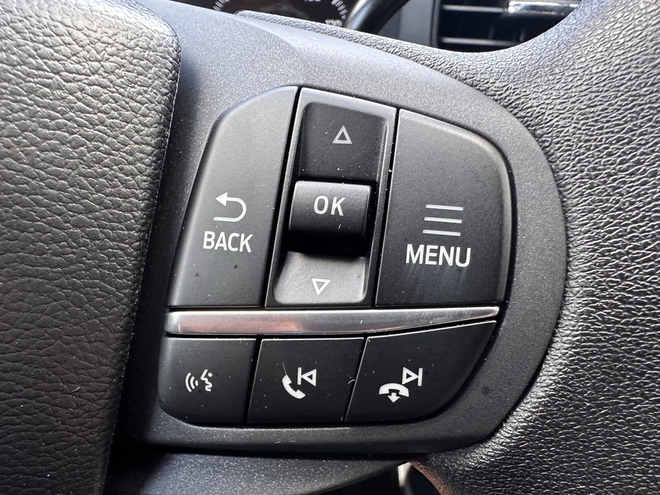 2023 Ford Explorer 6th Gen - Image 22 of 28