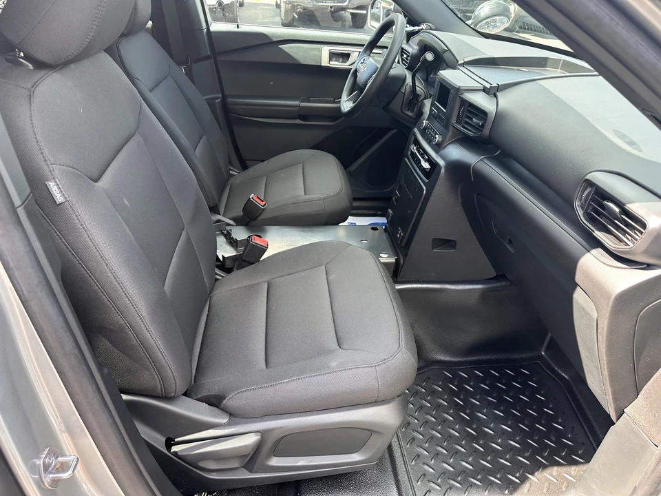2023 Ford Explorer 6th Gen - Image 17 of 28