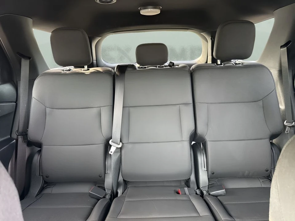 2023 Ford Explorer 6th Gen - Image 13 of 31