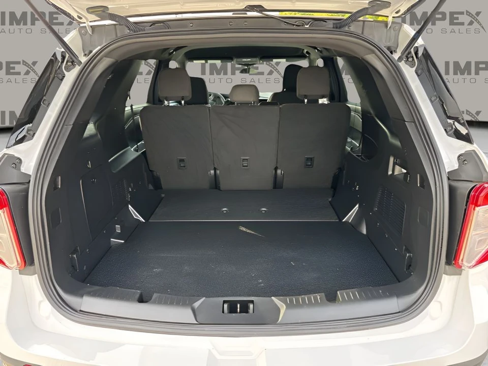 2023 Ford Explorer 6th Gen - Image 29 of 31