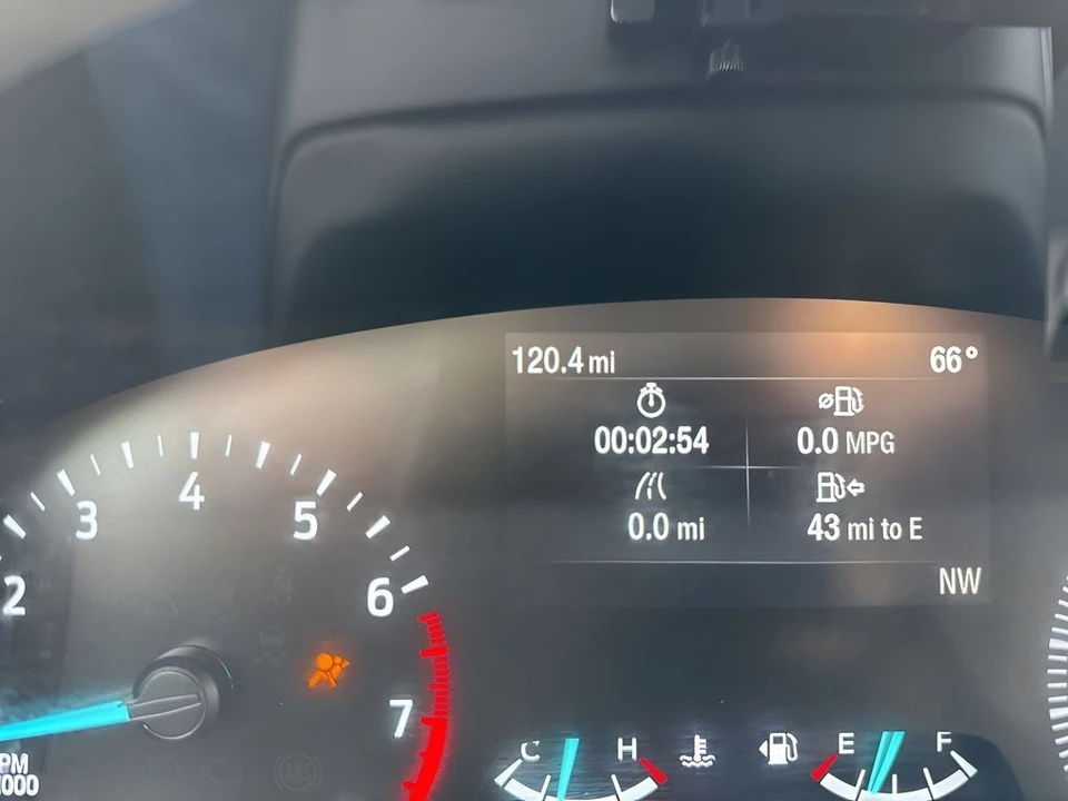 2023 Ford Explorer 6th Gen - Image 24 of 31