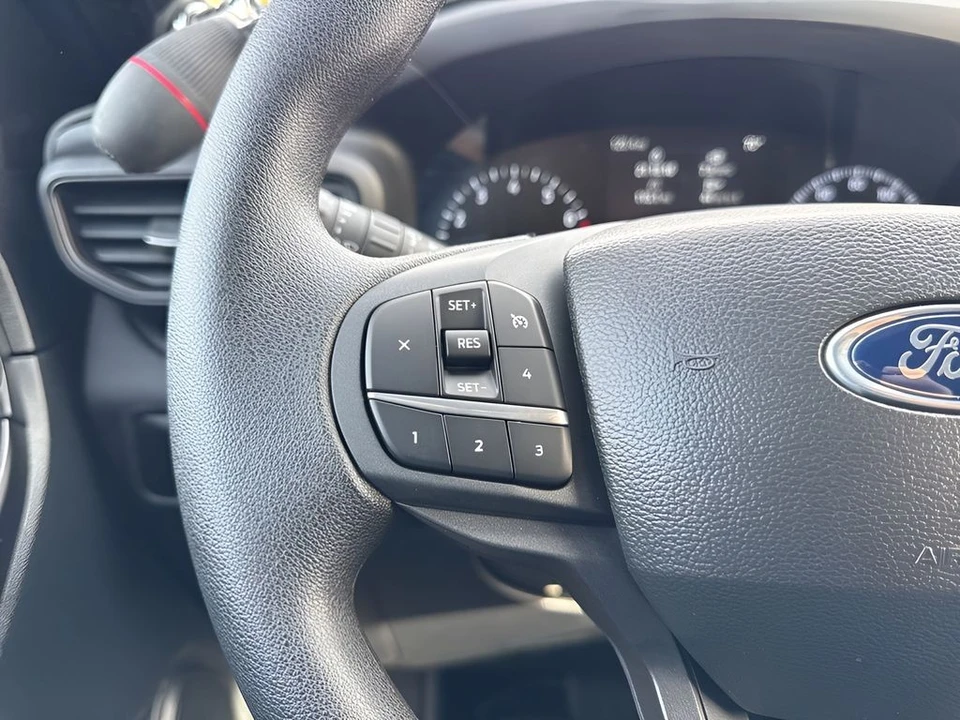 2023 Ford Explorer 6th Gen - Image 16 of 31