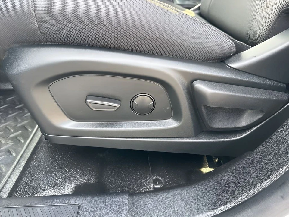 2023 Ford Explorer 6th Gen - Image 10 of 31