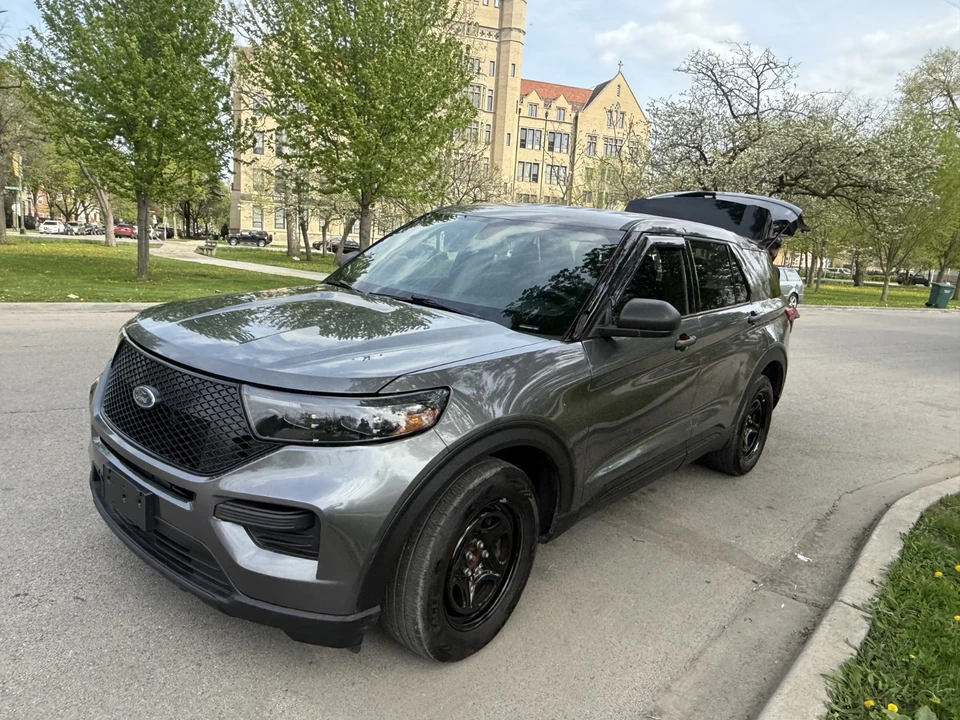 2023 Ford Explorer 6th Gen - Image 21 of 31