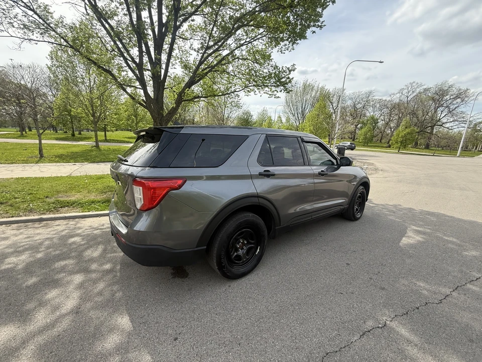 2023 Ford Explorer 6th Gen - Image 15 of 31