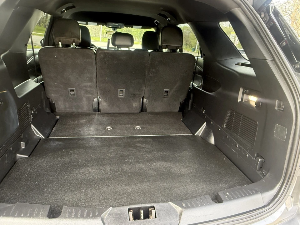2023 Ford Explorer 6th Gen - Image 22 of 31