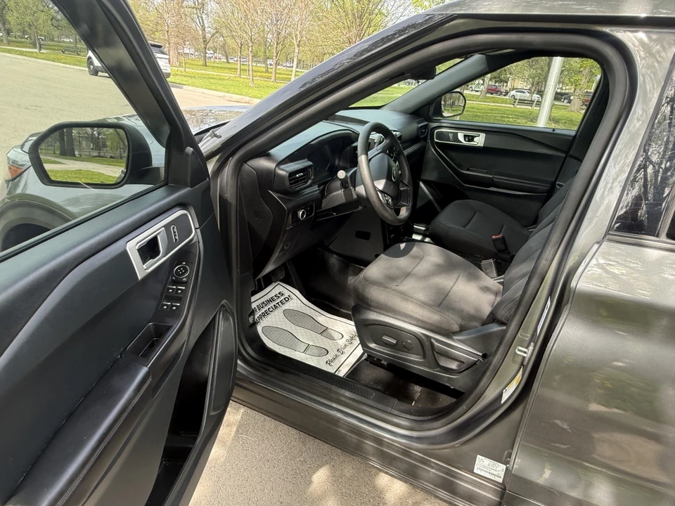 2023 Ford Explorer 6th Gen - Image 24 of 31