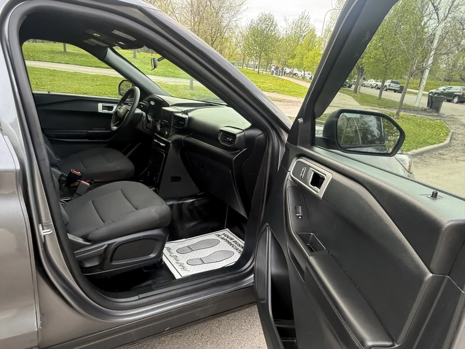 2023 Ford Explorer 6th Gen - Image 28 of 31