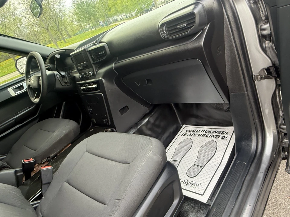 2023 Ford Explorer 6th Gen - Image 30 of 31