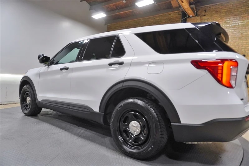 2023 Ford Explorer 6th Gen - Image 17 of 21