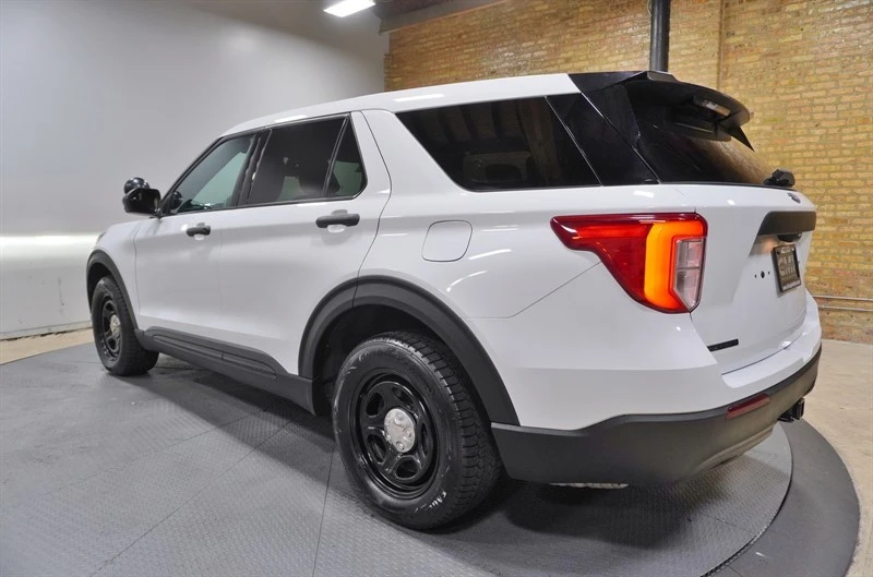 2023 Ford Explorer 6th Gen - Image 15 of 21