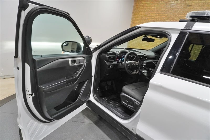 2023 Ford Explorer 6th Gen - Image 19 of 21