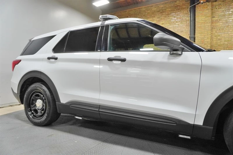 2023 Ford Explorer 6th Gen - Image 9 of 21