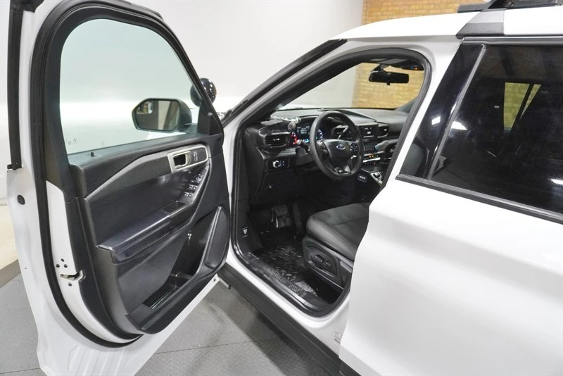 2023 Ford Explorer 6th Gen - Image 20 of 21