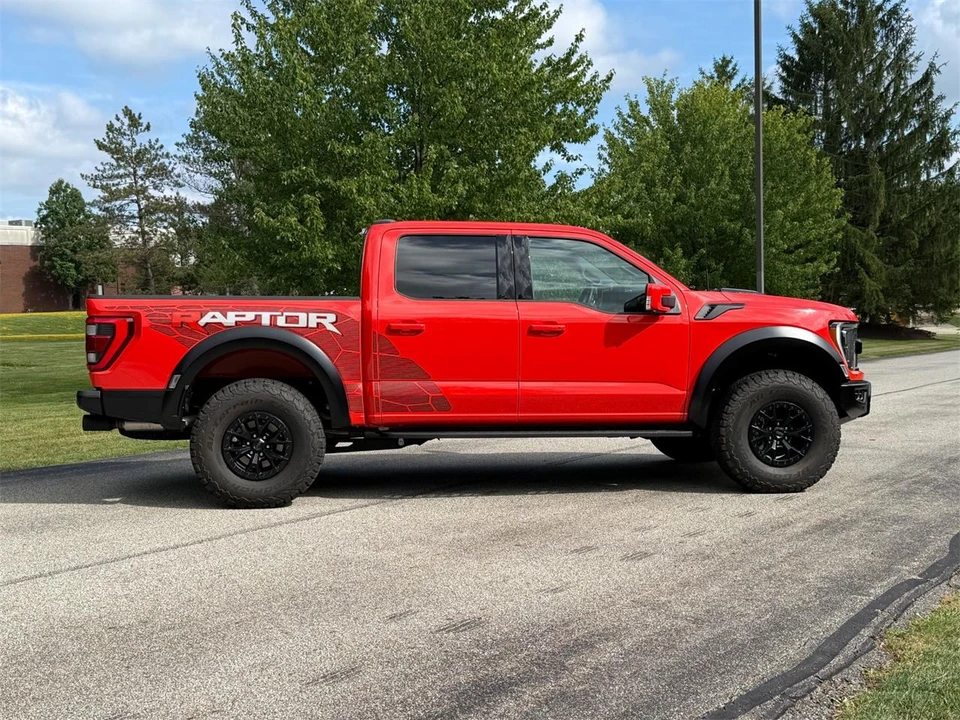 2023 Ford F-150 Raptor 14th Gen - Image 2 of 31