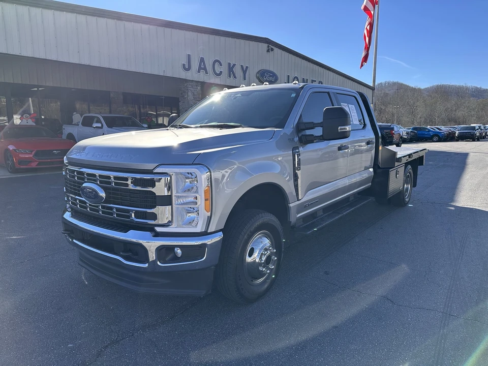 2023 Ford Super Duty 5th Gen - Image 2 of 12