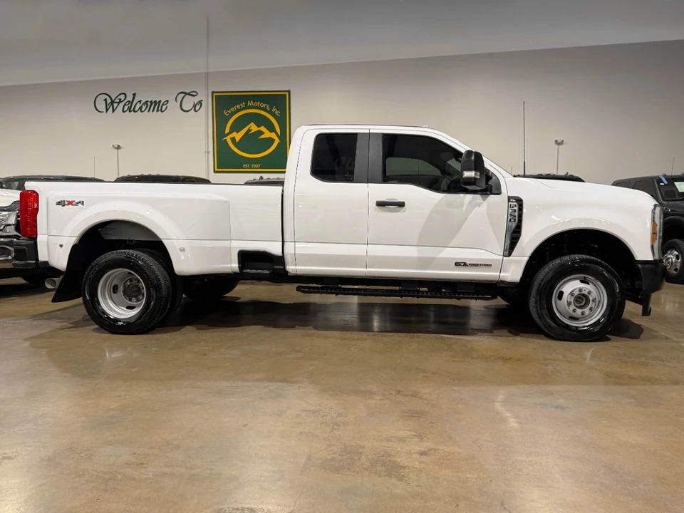 2023 Ford Super Duty 5th Gen - Image 2 of 12