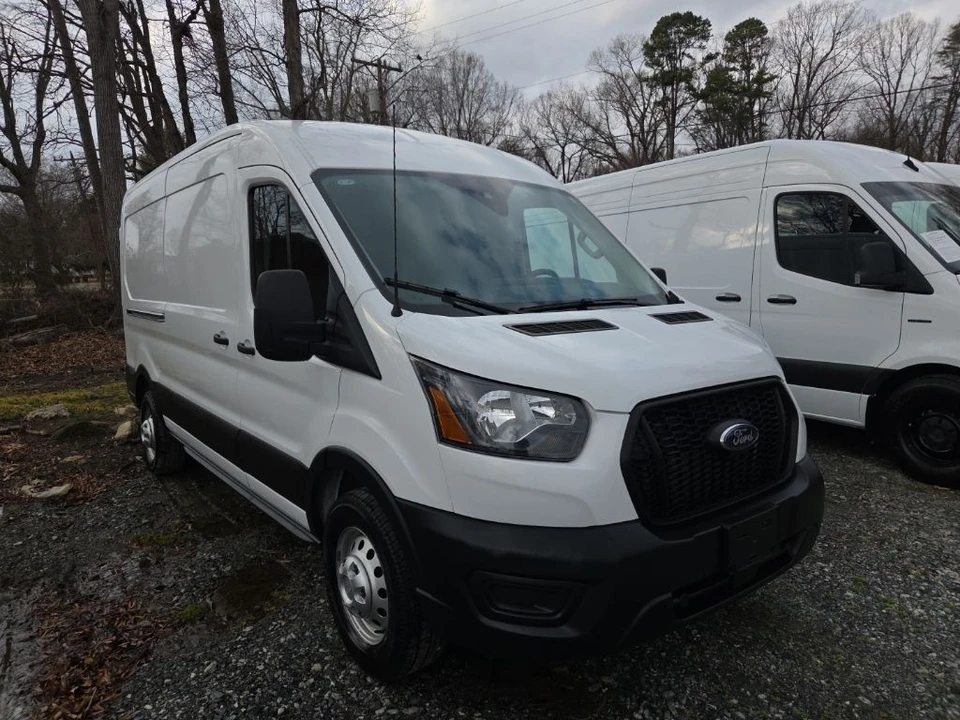2023 Ford Transit - Image 2 of 4