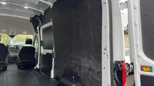 2023 Ford Transit - Image 19 of 30