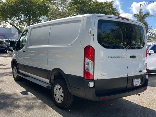 2023 Ford Transit - Image 2 of 8