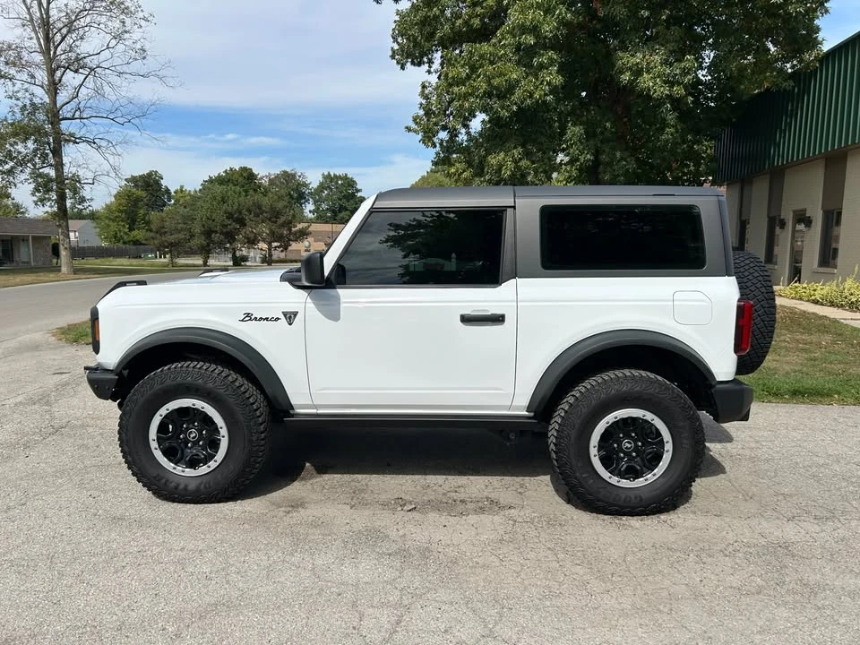 2023 Ford Bronco - Image 2 of 18