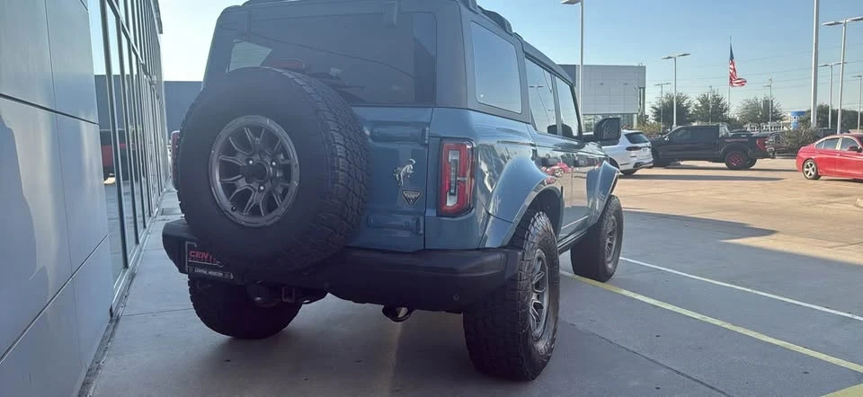 2023 Ford Bronco 6th Gen - Image 3 of 6