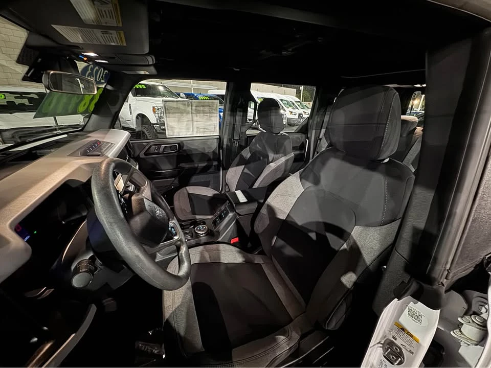 2023 Ford Bronco 6th Gen - Image 9 of 11