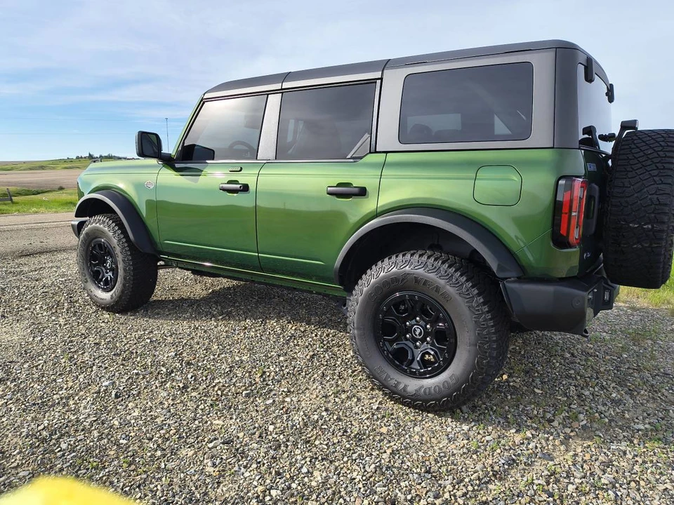 2023 Ford Bronco 6th Gen - Image 2 of 14