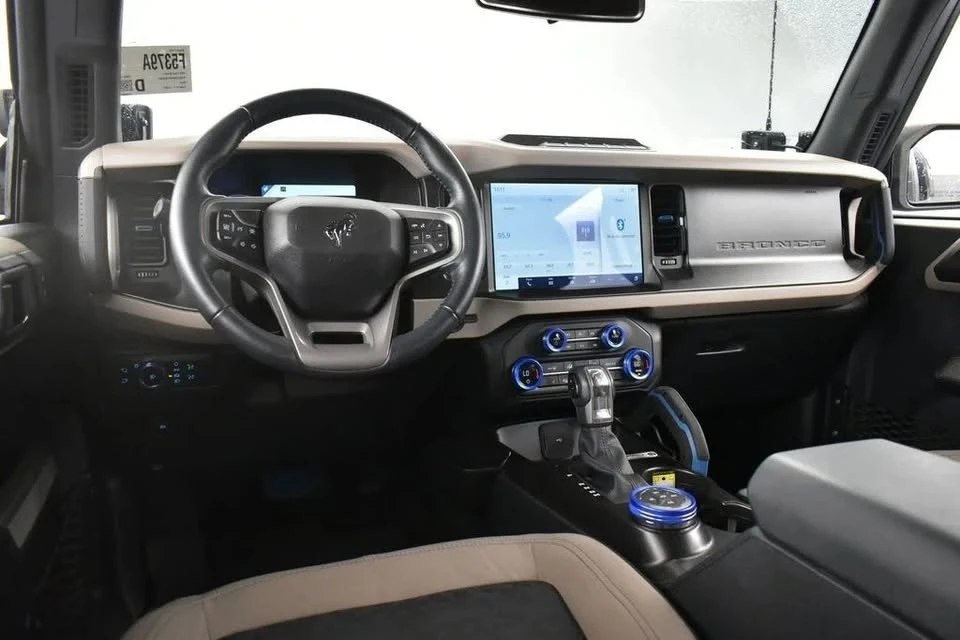 2023 Ford Bronco 6th Gen - Image 10 of 12