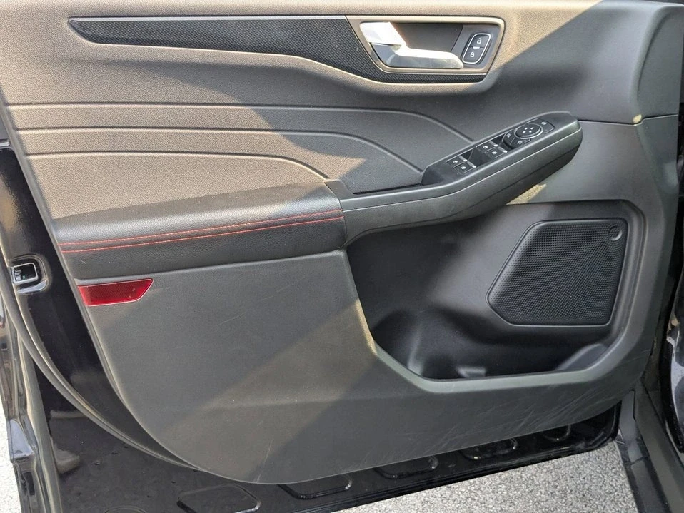 2023 Ford Edge - Image 13 of 20