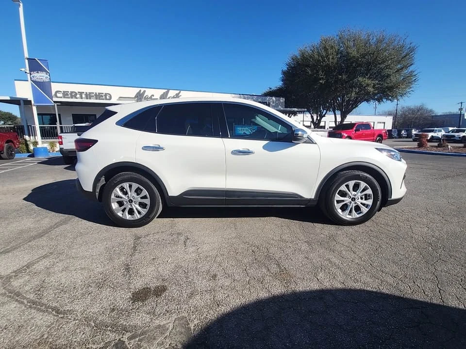 2023 Ford Escape - Image 2 of 7