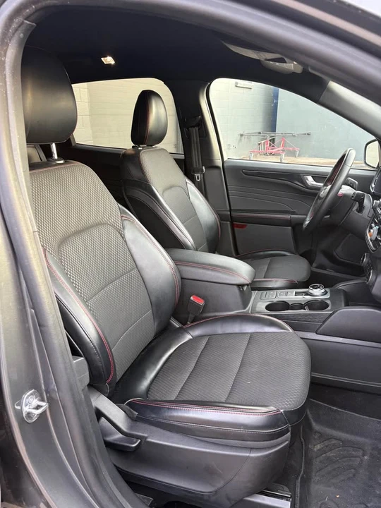 2023 Ford Escape - Image 11 of 17