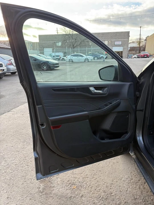 2023 Ford Escape - Image 8 of 17