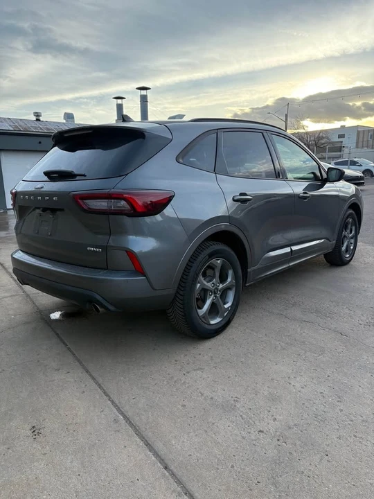 2023 Ford Escape - Image 2 of 17