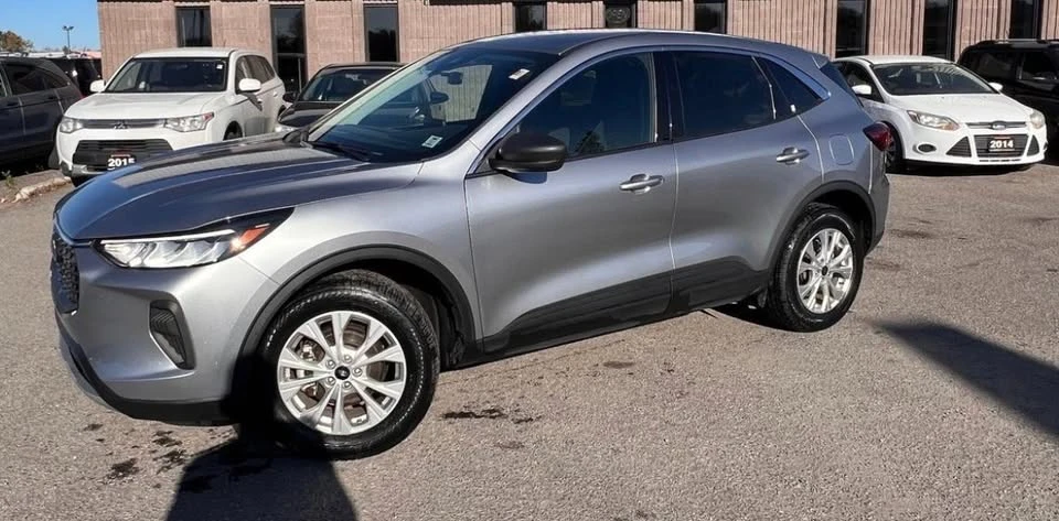 2023 Ford Escape - Image 6 of 9