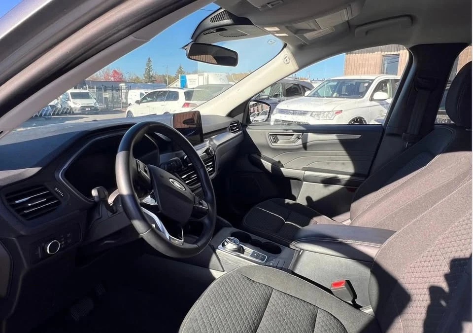 2023 Ford Escape - Image 7 of 9