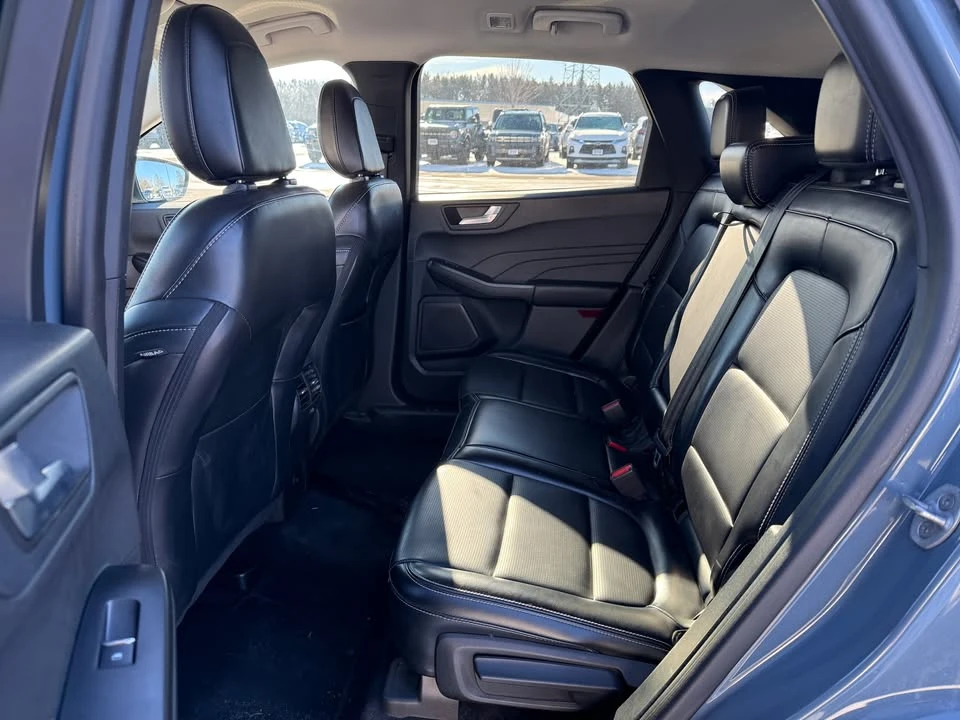 2023 Ford Escape - Image 8 of 9