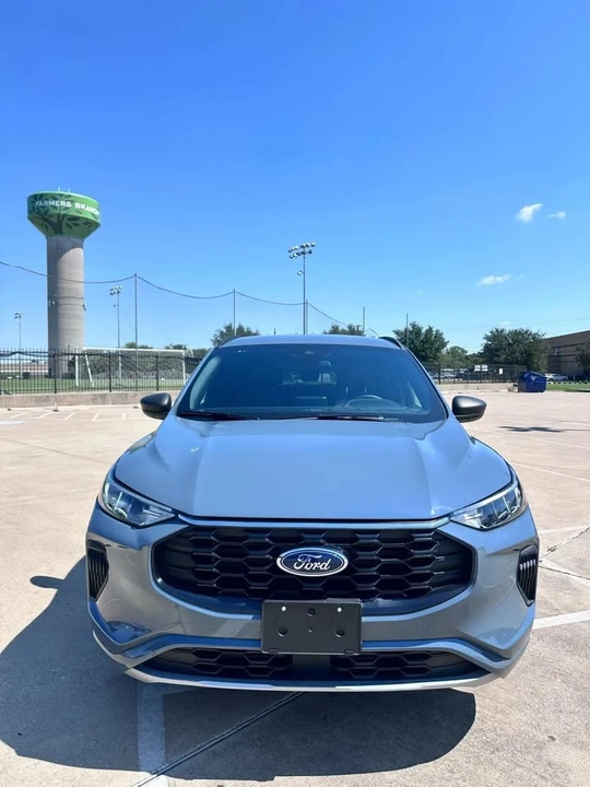 2023 Ford Escape - Image 2 of 19