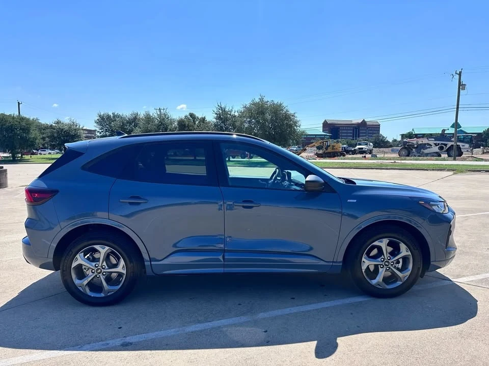 2023 Ford Escape - Image 6 of 19