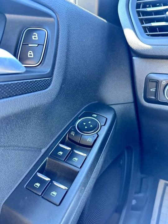 2023 Ford Escape - Image 17 of 19