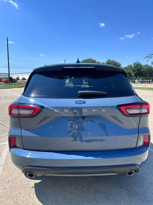 2023 Ford Escape - Image 8 of 19