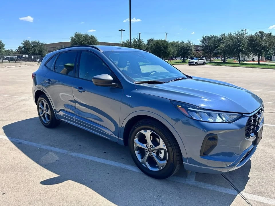 2023 Ford Escape - Image 7 of 19