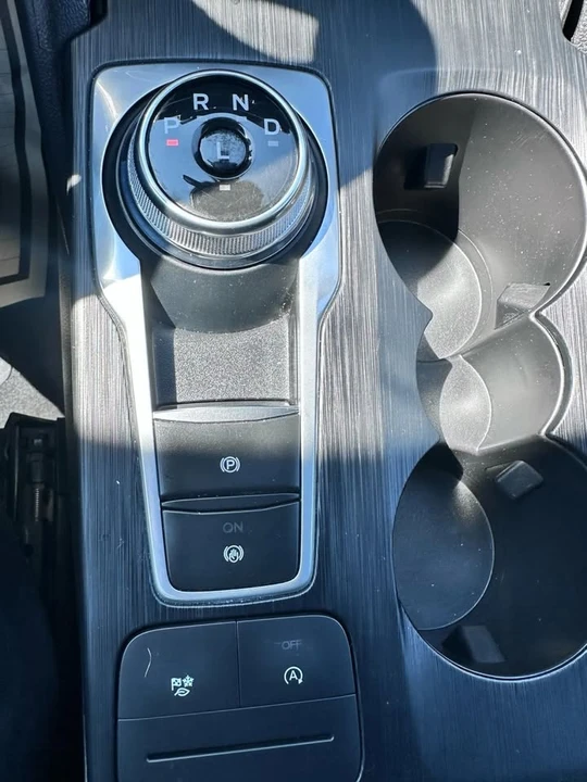 2023 Ford Escape - Image 16 of 19