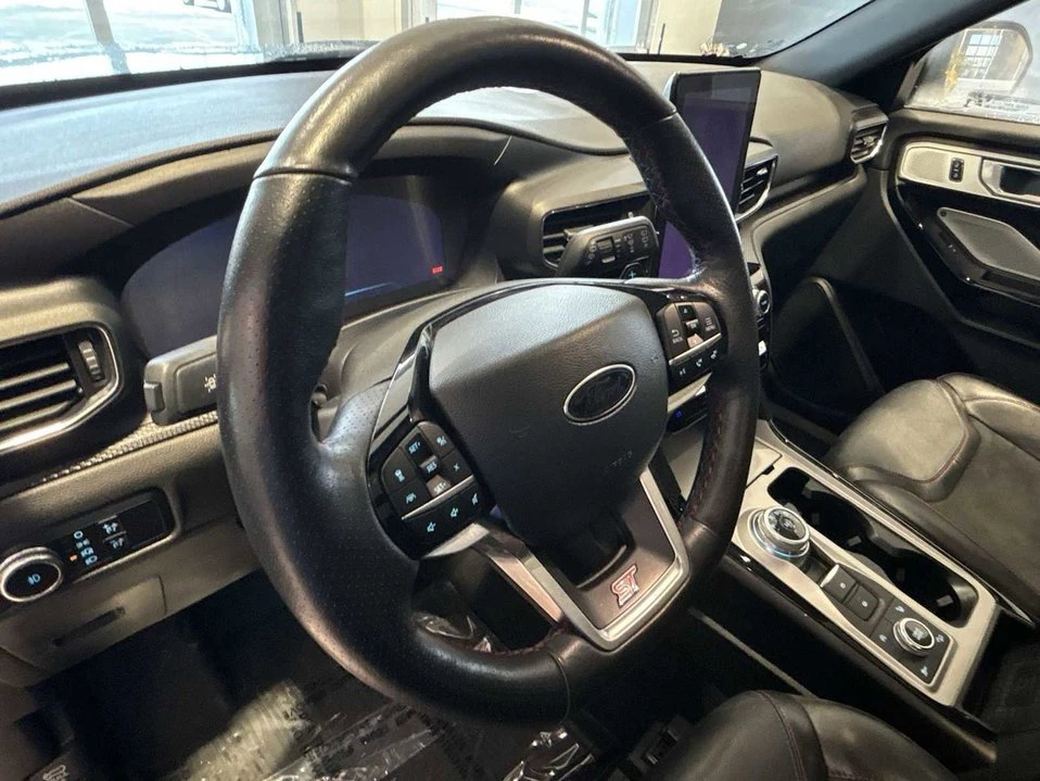 2023 Ford Explorer 6th Gen - Image 9 of 10