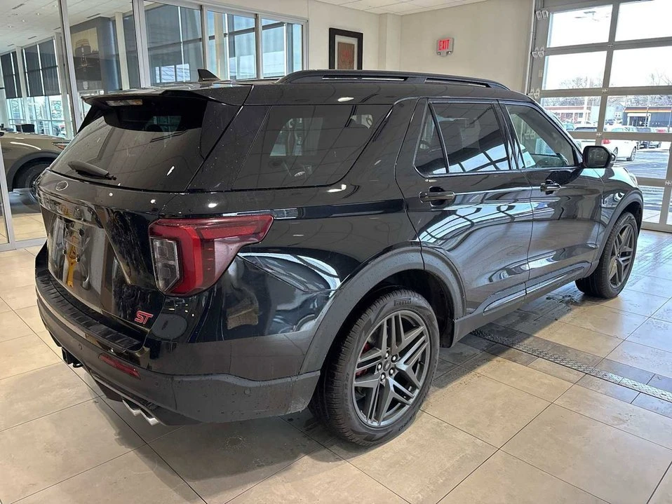 2023 Ford Explorer 6th Gen - Image 3 of 10