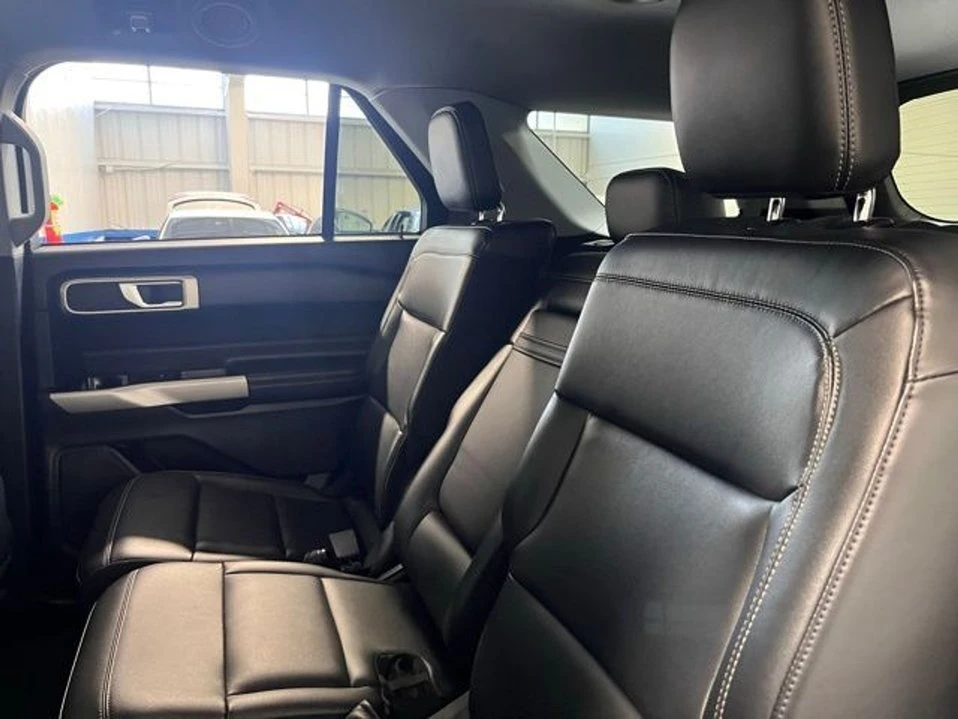2023 Ford Explorer 6th Gen - Image 17 of 20
