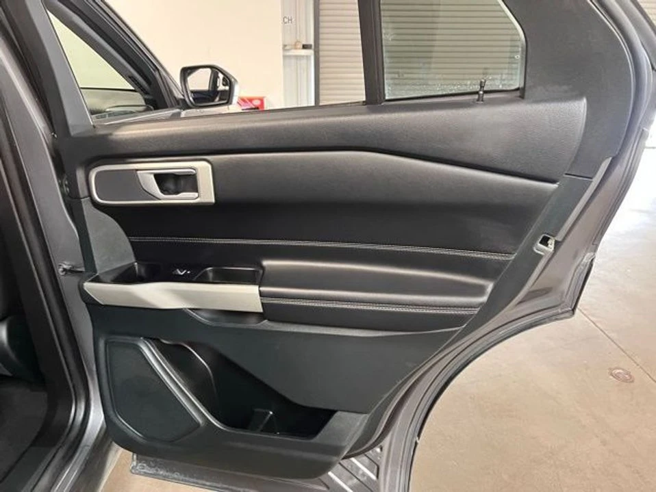 2023 Ford Explorer 6th Gen - Image 14 of 20