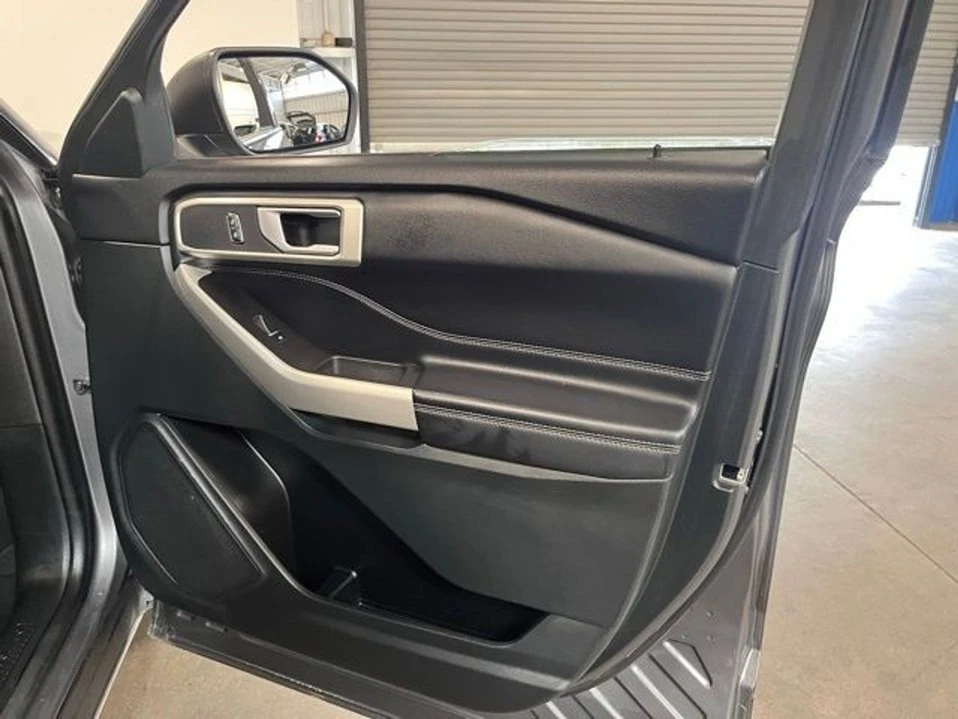 2023 Ford Explorer 6th Gen - Image 11 of 20