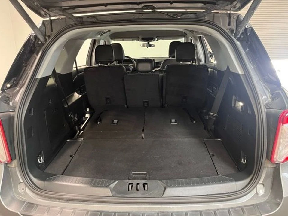 2023 Ford Explorer 6th Gen - Image 15 of 20