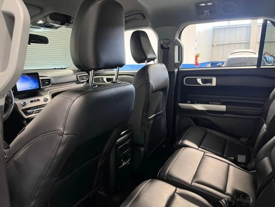2023 Ford Explorer 6th Gen - Image 16 of 20